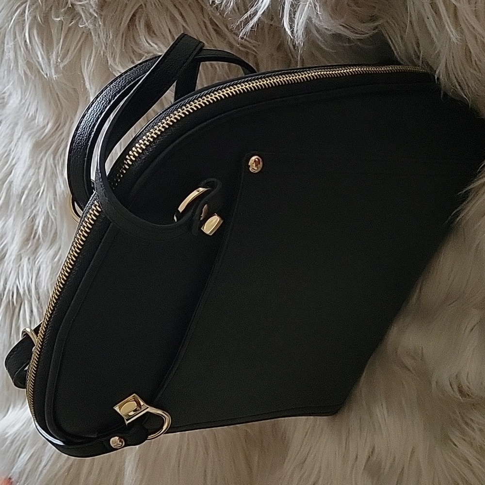 Convertible Backpack/ shoulderbag  black Miztigue